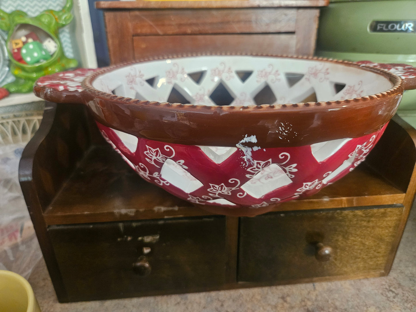 Temp-tations Floral Lace Presentable Ovenware Colander Bowl Red