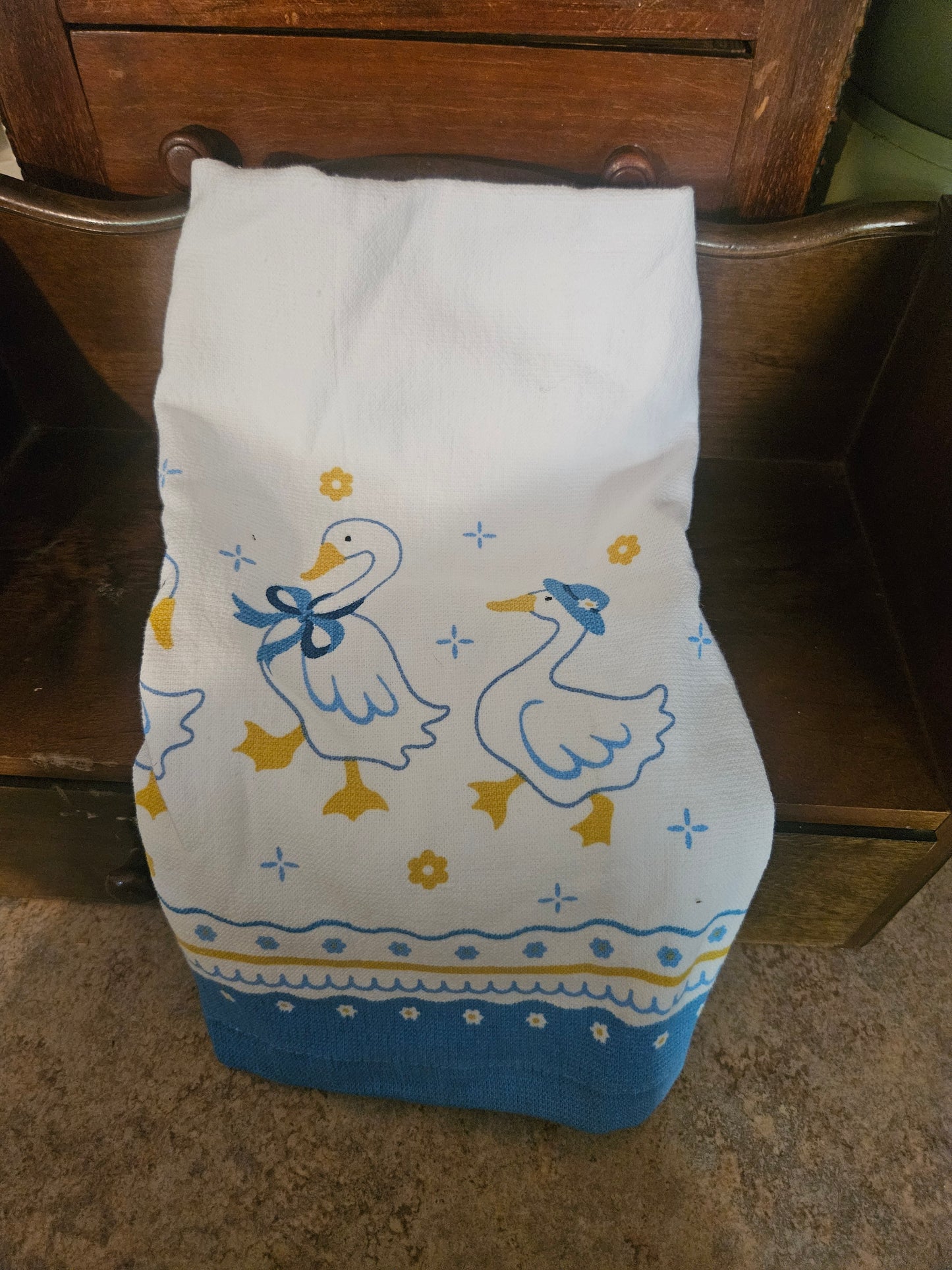 Vintage Goose Print Kitchen Towel – Blue & Yellow Country Geese
