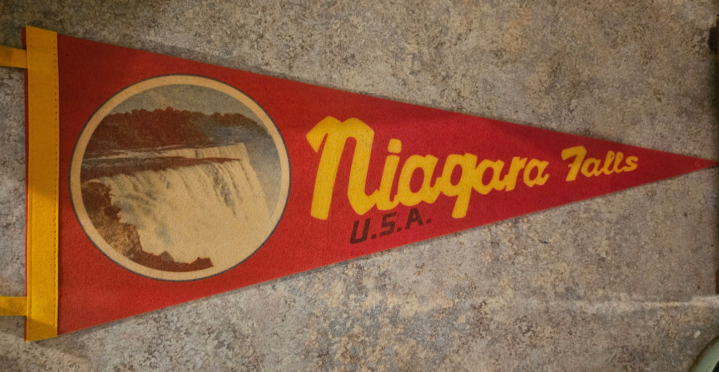 Vintage Niagara Falls USA souvenir felt pennant in red and gold with circular photo image of the falls