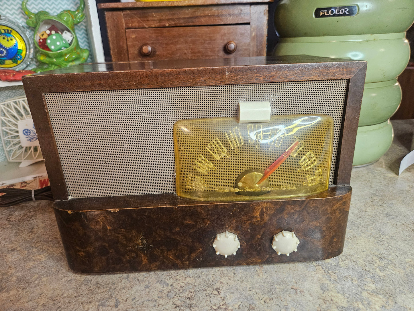 Vintage Emerson Model 541 Tube Radio – Working – Late 1940s/Early 1950s