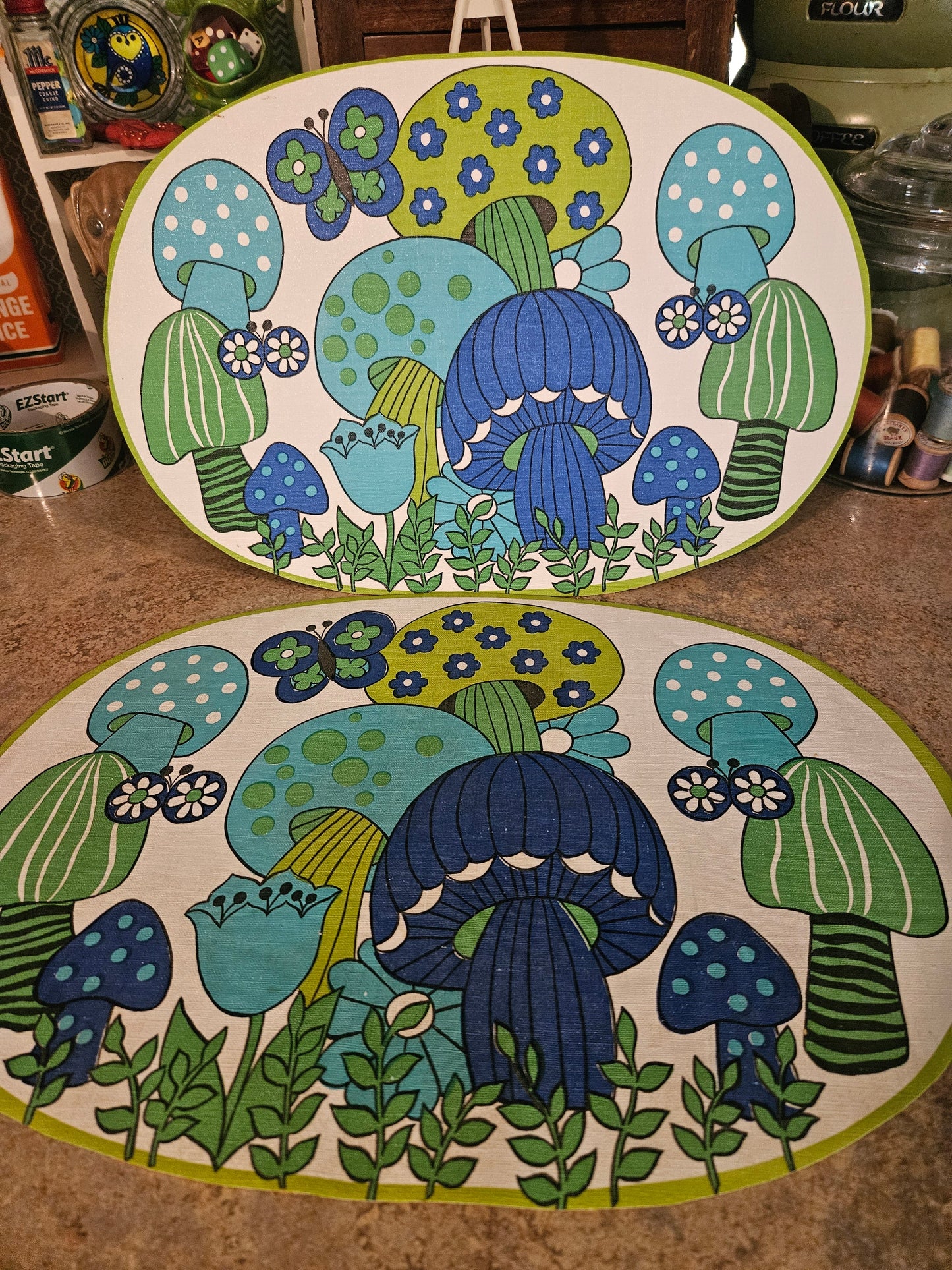 Vintage Groovy Mushroom Oval Placemats — Set of 2