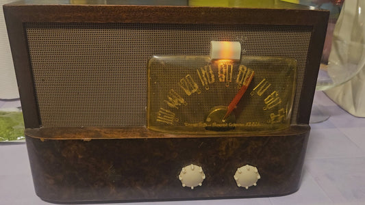 Vintage Emerson Model 541 Tube Radio – Working – Late 1940s/Early 1950s