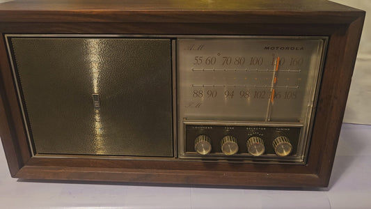 Vintage Motorola B10WA AM/FM Tube Radio – 1960s – Working