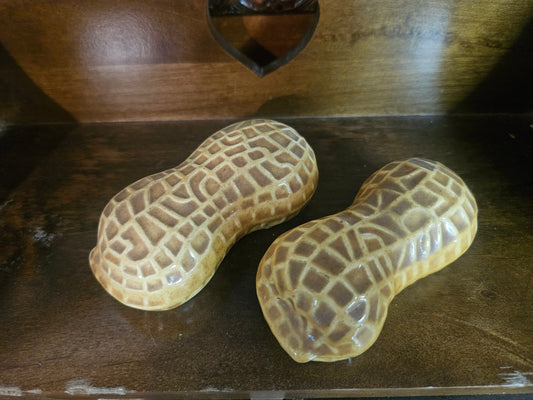 Ceramic Peanut-Shaped Novelty Knick-Knacks — Matched Pair, Georgia Advertising, 1970s–80s Southern Kitsch