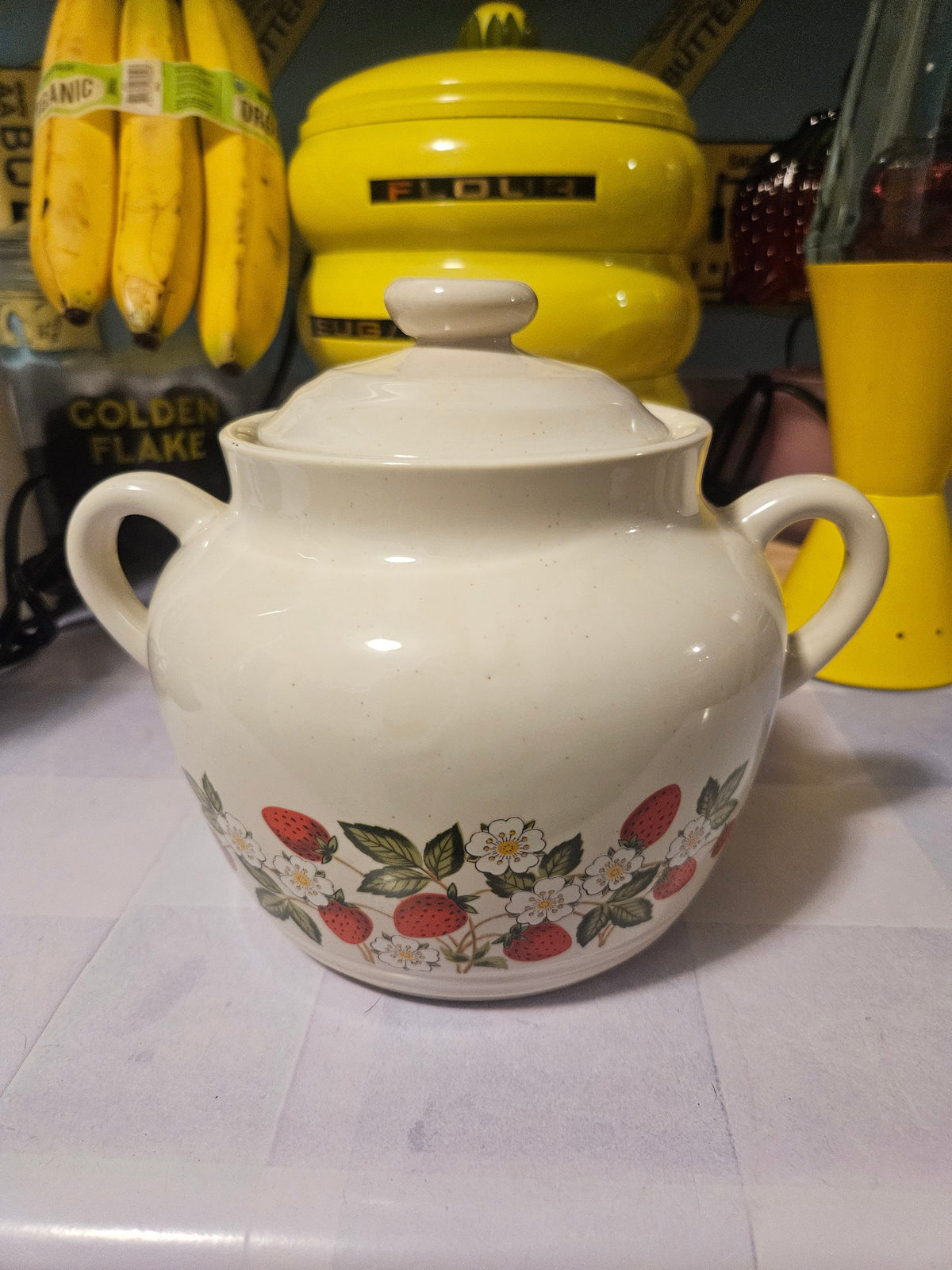 Sheffield Strawberries 'n Cream Stoneware Lidded Bean Pot