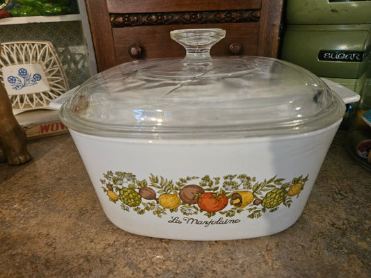 Corning Ware Spice of Life La Marjolaine casserole dish with Pyrex glass lid full view