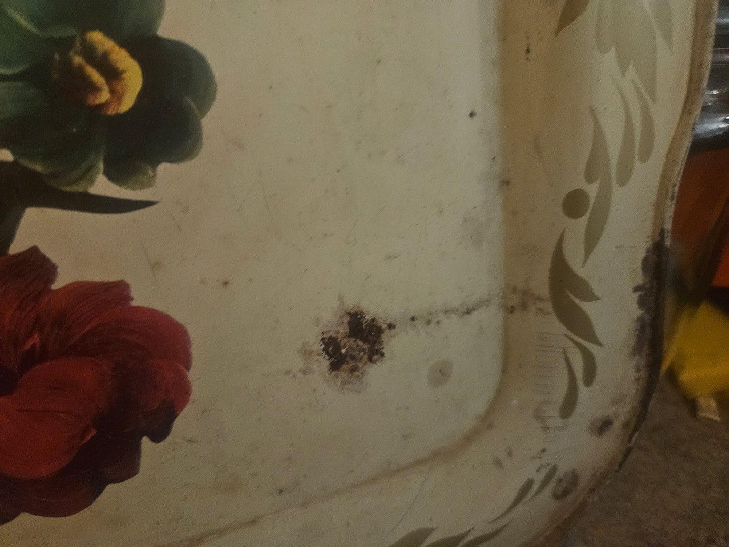 Vintage Tole-Style Metal Floral Tray — Rose Bouquet Display
