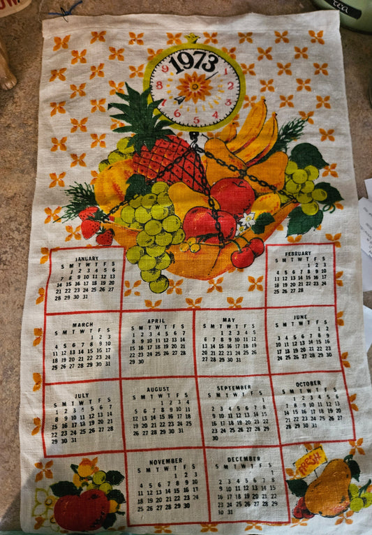 1973 Fruit Basket Calendar Linen Tea Towel Retro Kitchen