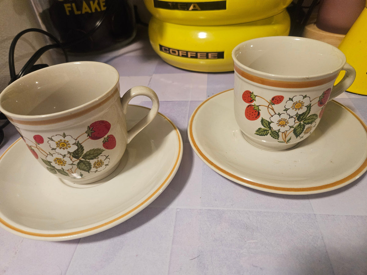 Vintage Strawberries 'n Cream Stoneware Cup & Saucer Set of 6 — Made in Japan