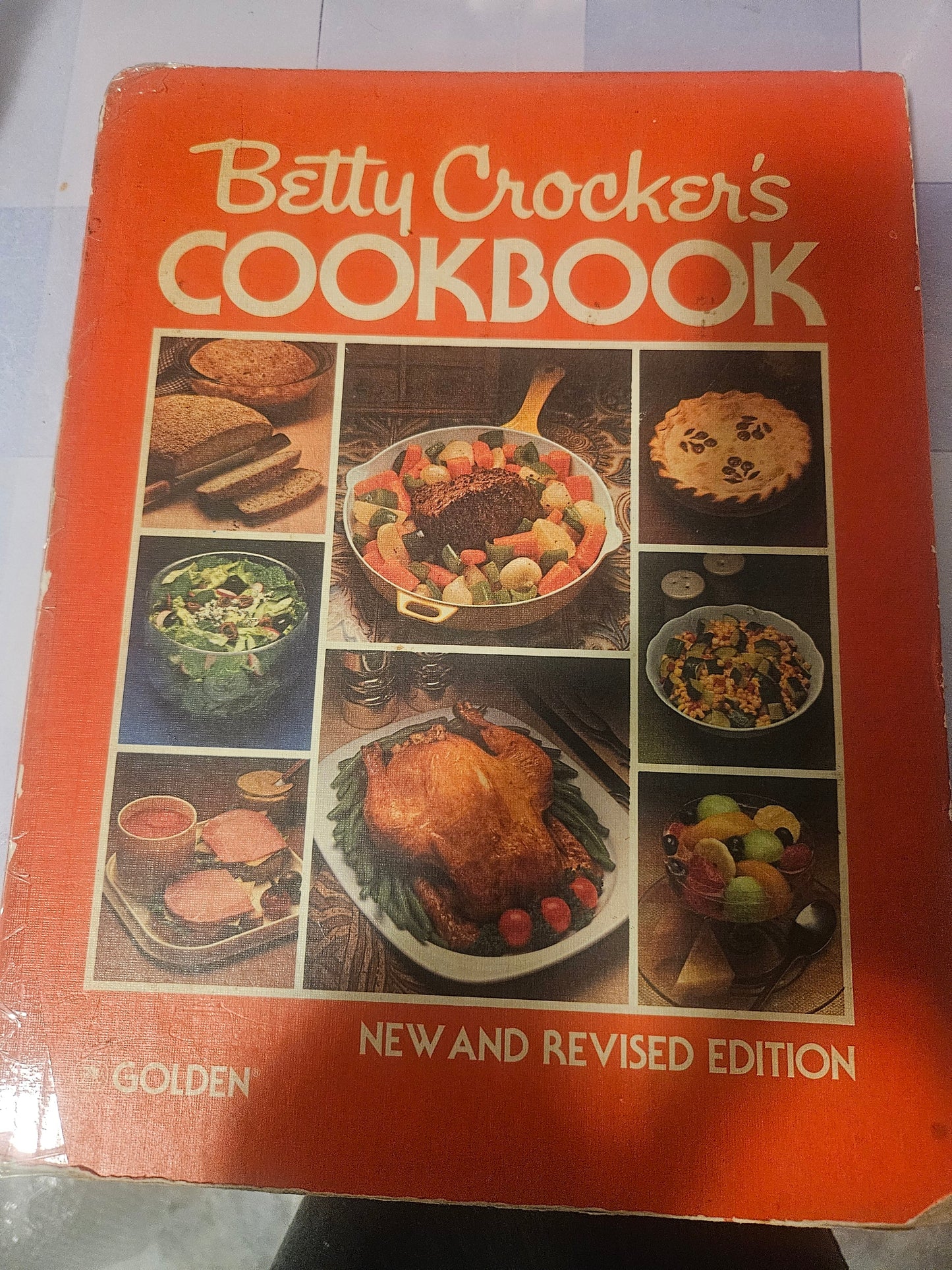 Betty Crocker's Cookbook New and Revised Edition orange cover, Golden Press 1979