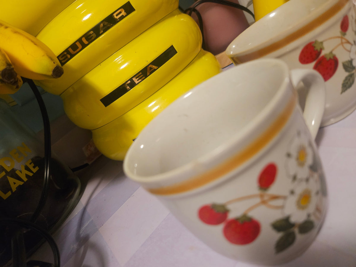 Vintage Strawberries 'n Cream Stoneware Cup & Saucer Set of 6 — Made in Japan