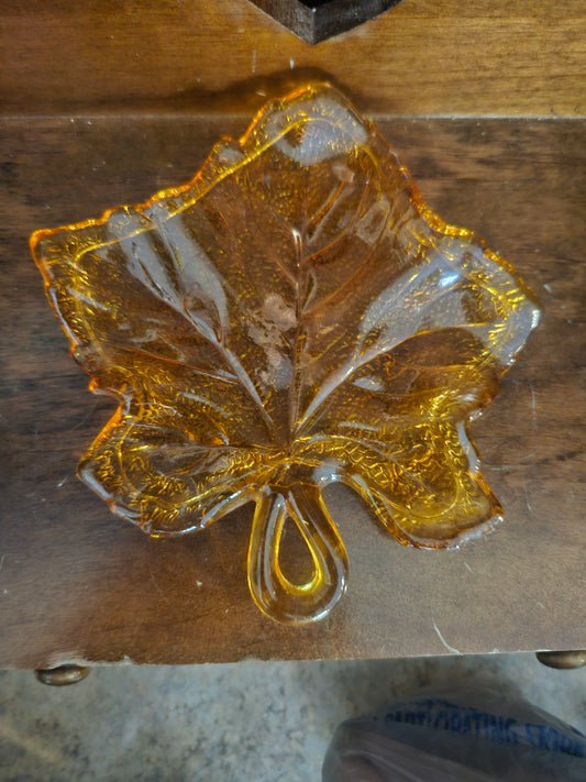 L. E. Smith Amber Glass Maple Leaf Dish Pressed Glass Vintage