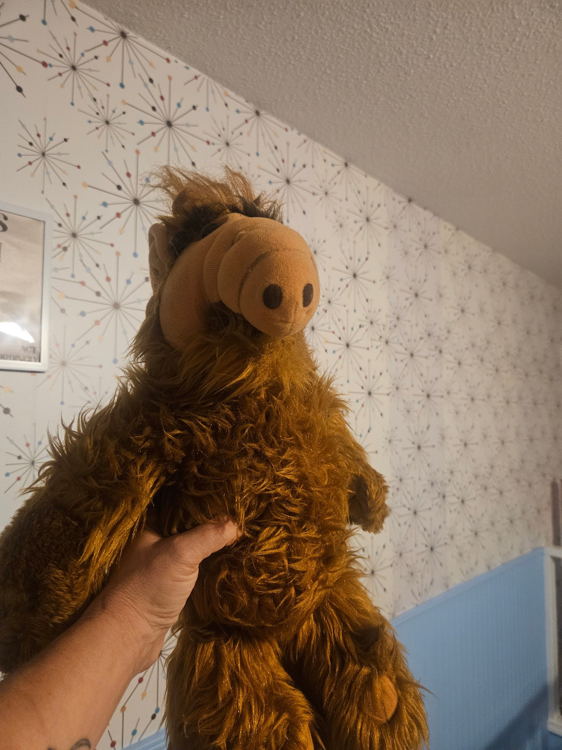 1986 ALF 18 inch vintage plush stuffed animal showing shaggy brown fur and iconic tan snout