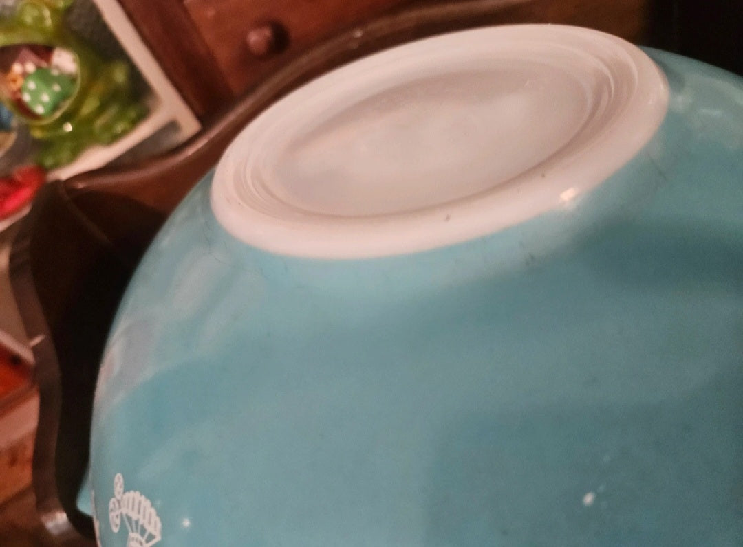 Pyrex Hot Air Balloon Cinderella Mixing Bowl #444 Turquoise
