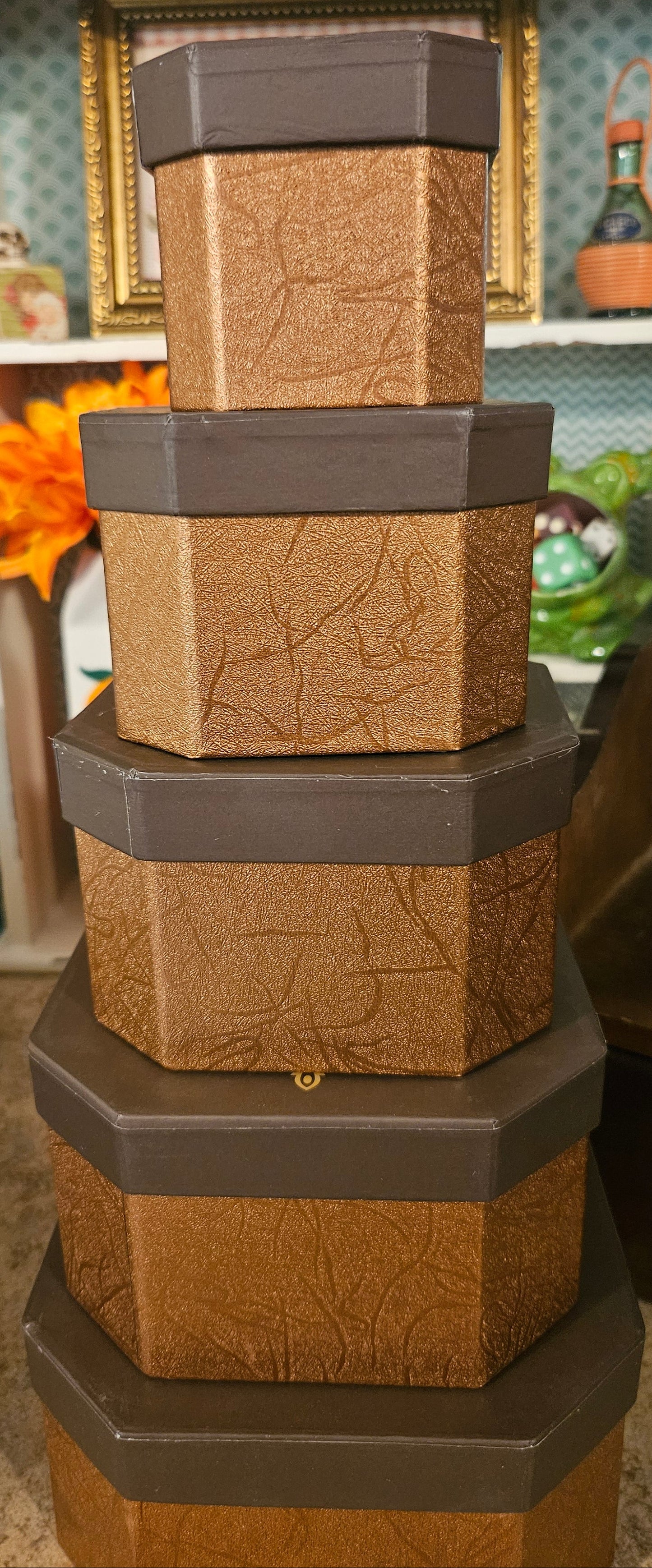 5-Piece Octagonal Nesting Box Set – Gold Embossed Copper Texture & Damask Lid